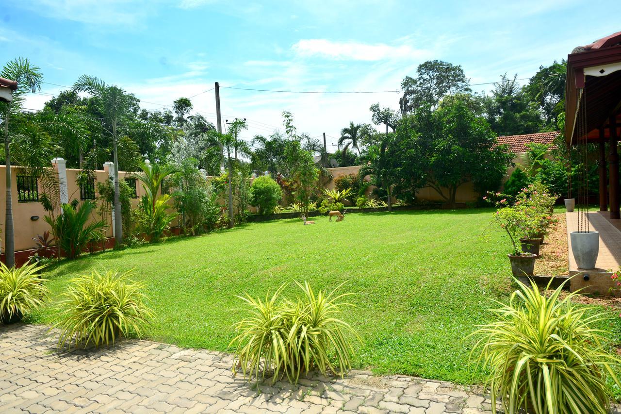 Robi Garden Villa Negombo Exterior foto