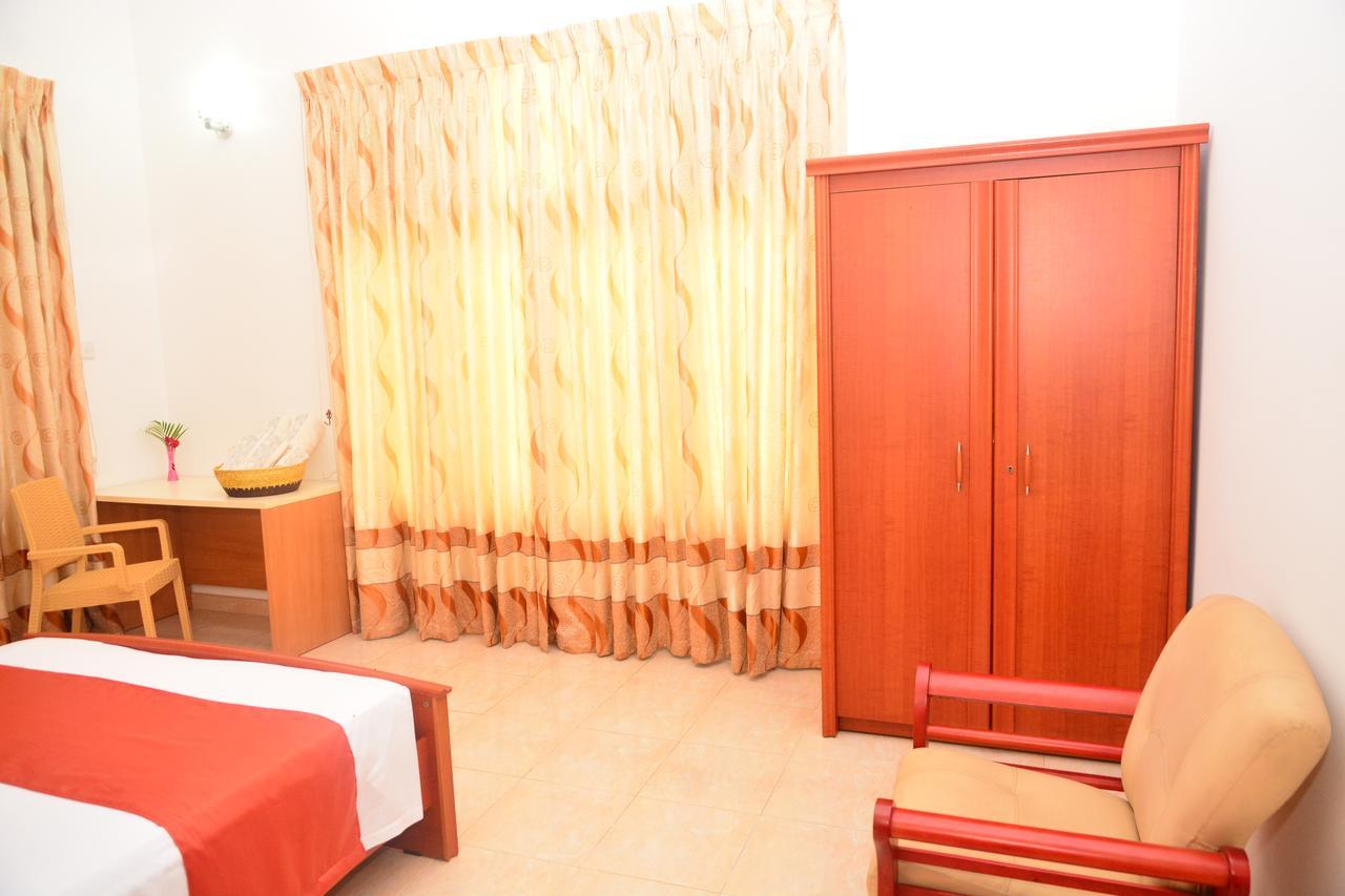 Robi Garden Villa Negombo Exterior foto